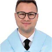 Persona con Bachillerato de Ciencias Sociales, a quien le falta el B1 para obtener Grado de Historia en la Universidad de Málaga